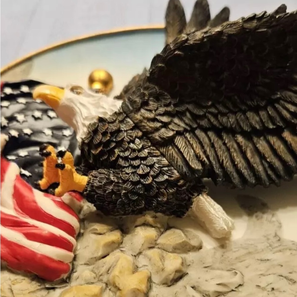 VTG 3D Eagle Decor Plate Solid
Resin 8 inch